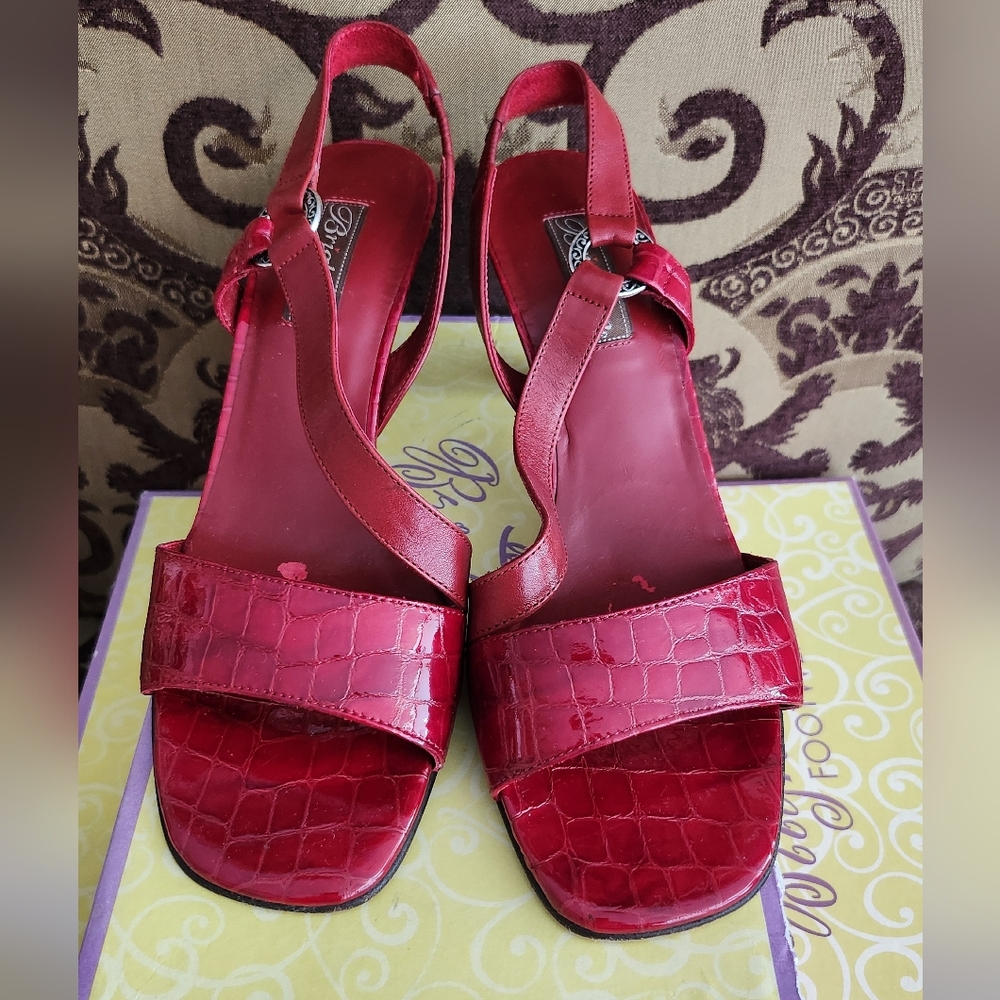 Brighton 9M "RHODES" Red Croc Embossed Patent Leather sandals ITALY Box